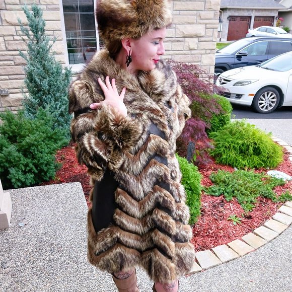 VINTAGE 1960s fur & leather lined coat & matching hat SZ S - M - Picture 4 of 15